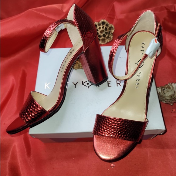 Red heel - Picture 3 of 4